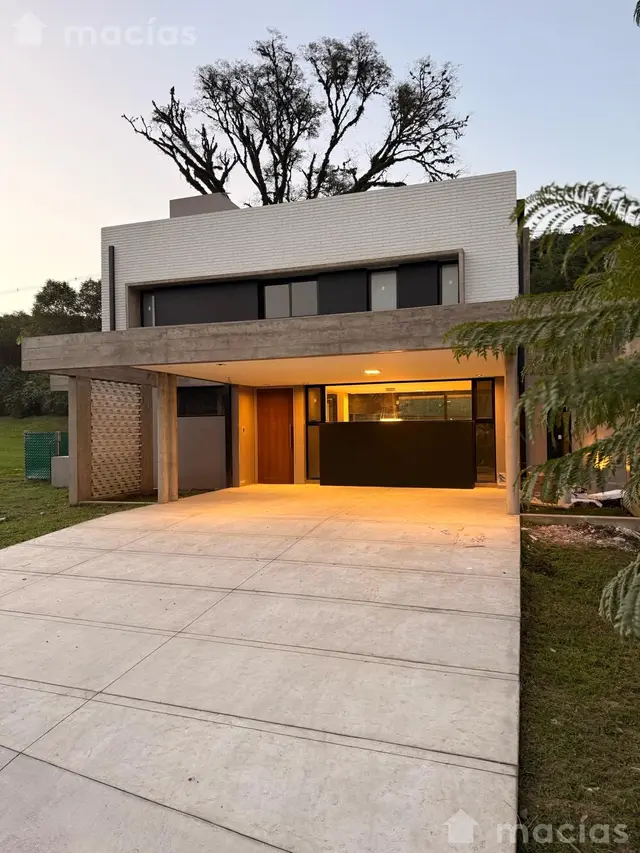 Casa en country zona colegio los Cerros