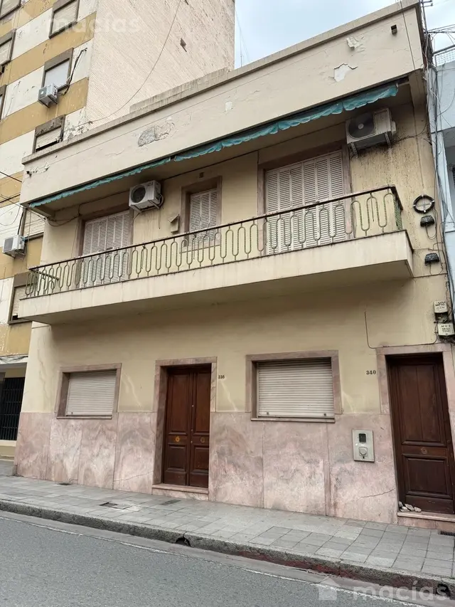 330 m2 construidos de Categoria Zona Tribunales. Ideal empresa de servicios