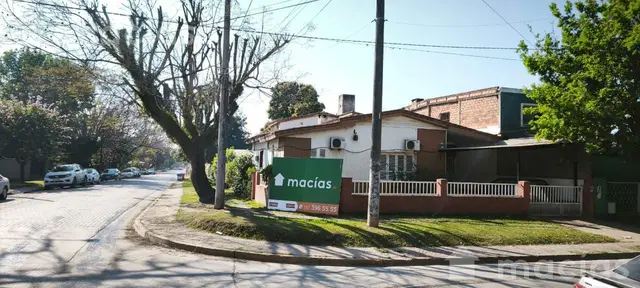 Casa con destino comercial en venta en una esquina estratégica de Yerba Buena